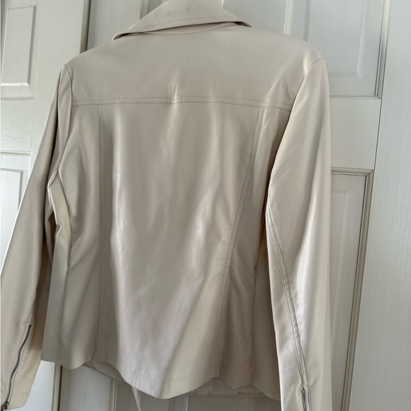 Jacket - Picture 2 of 7